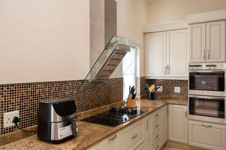 The Chandlers House Luxury Accommodation Pezula Letting