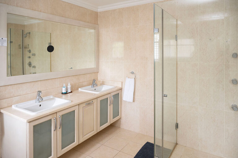 The Chandlers House Luxury Accommodation Pezula Letting
